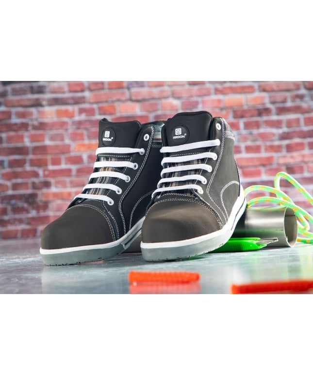 Bocanci de protectie Ardon DERRIK S3, cu bombeu compozit si lamela kevlar